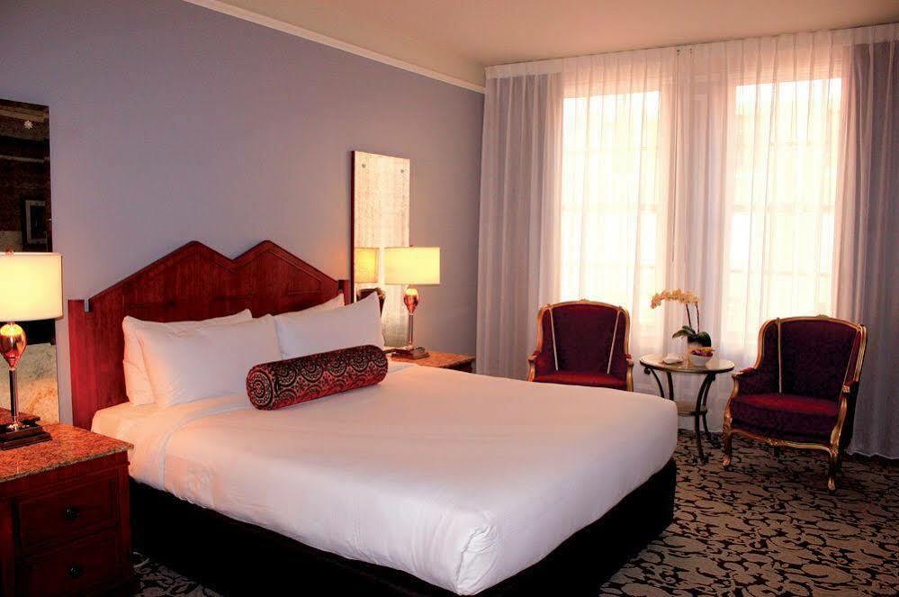 Hotel The Biltmore Angeles 4*